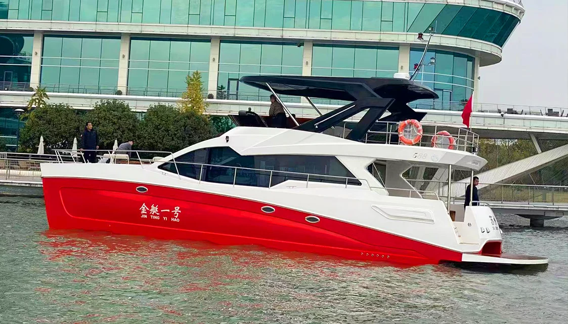 Yacht commerciale
