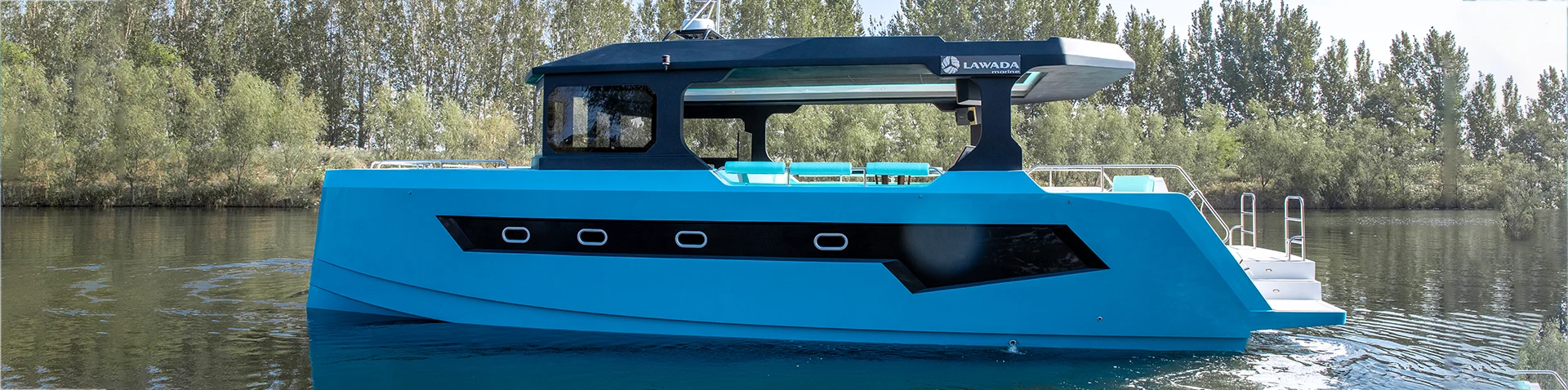 Yacht commerciale