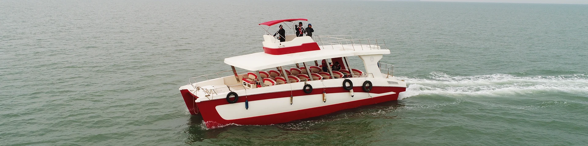 Barca passeggeri catamarana