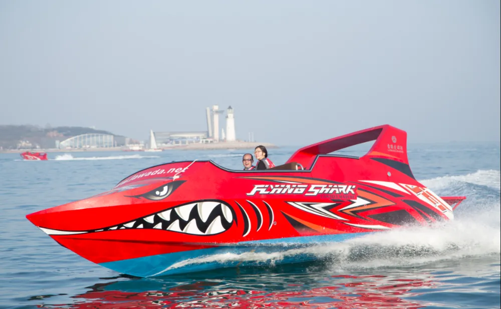 Quali punti di forza unici ha il jet boat rispetto ai normali motoscafi