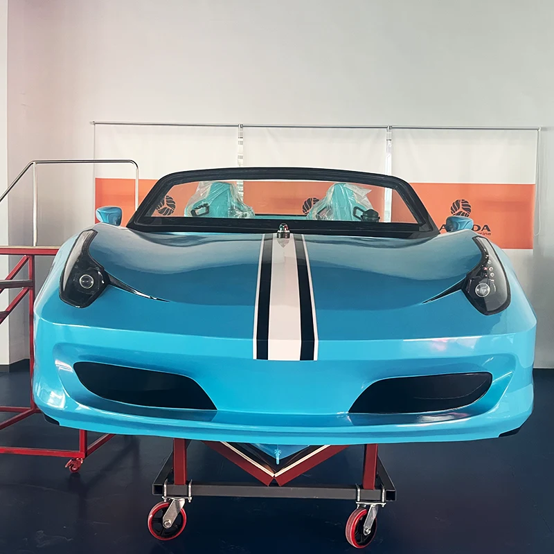 Auto sportiva in fibra di vetro